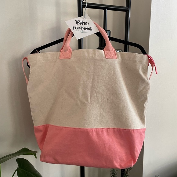 Victoria Secret 2-in-1 beach tote - Picture 2 of 7